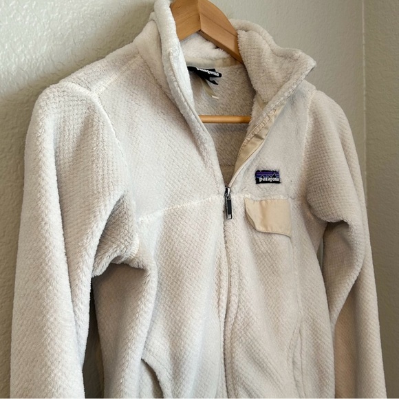 Patagonia Women’s Full Zip Fleece Jacket in Pearl - White X-Dye, Size X-Small - Picture 3 of 9